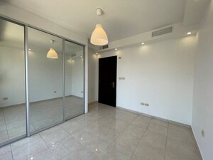 Room in 2 BHK Apartment at Highland Park Andheri West, Andheri West – for Rent