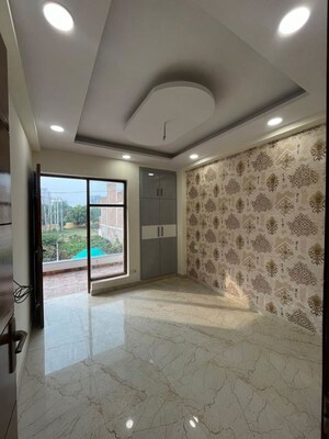 Room in 3 BHK Builder Floor at BPTP District 3, Sector 85 – for Sale