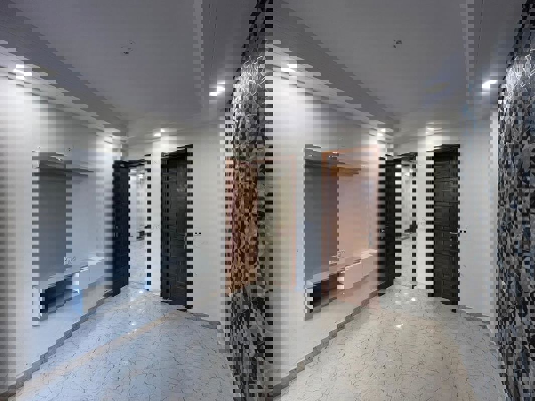 3 BHK + Pooja Room 153 Sq.Yd. Builder Floor in BPTP District 3