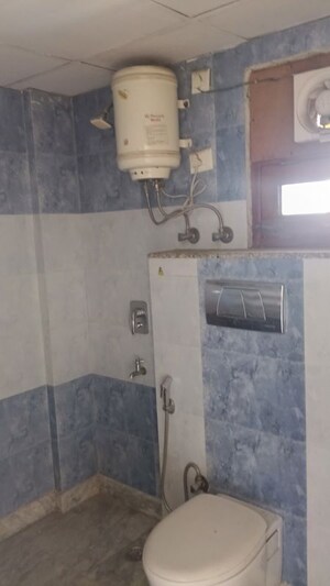 Bathroom in 4 BHK Apartment at Bestech Park View City 1, Sector 48 – for Rent
