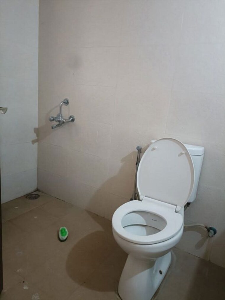 Bathroom, indira nagar 1 Bedroom 652 Sq.Ft. Independent House In Indira Nagar Lucknow 10182964