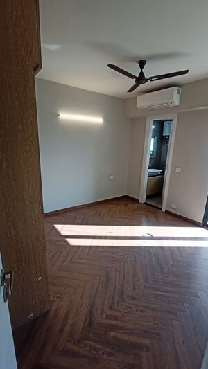 Room in 3 BHK Apartment at Signature Global City 63A, Sector 63a – for Sale