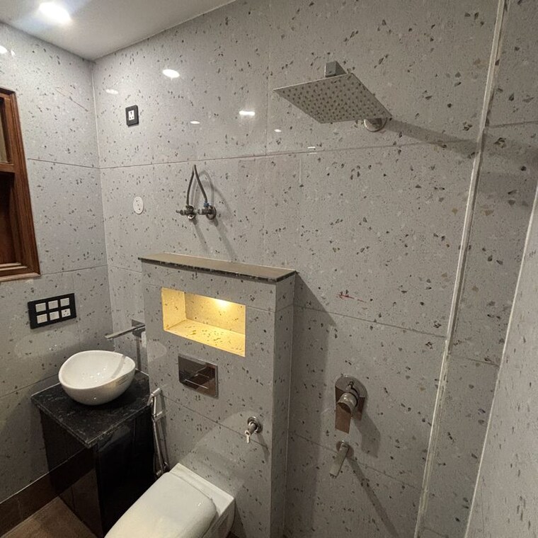 Bathroom, vikas puri 3 Bedroom 1180 Sq.Ft. Builder Floor In Vikas Puri Delhi 10182932