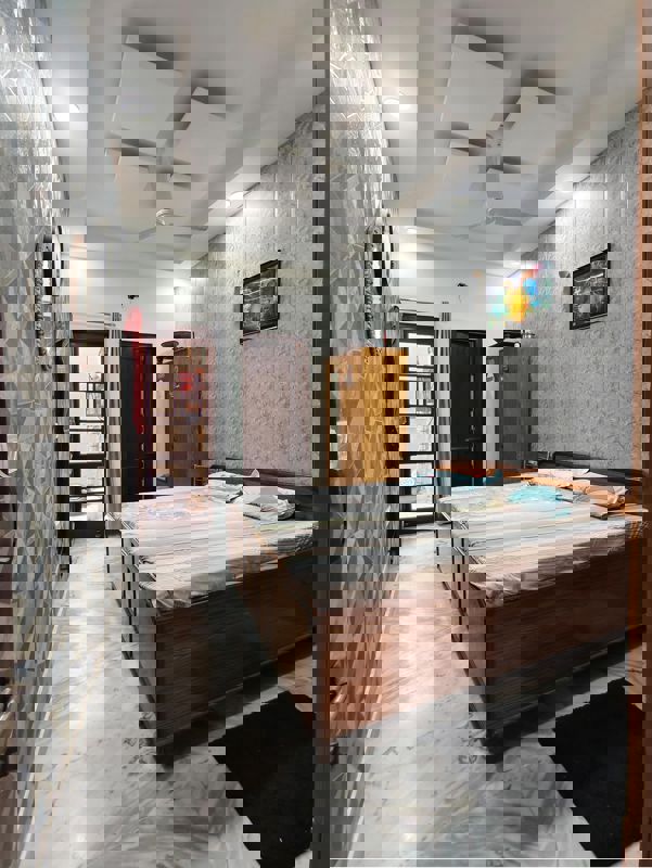 3.5 BHK + Servant Room 4000 Sq.Ft. Penthouse in Amrapali Grand