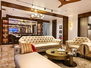 Living Room in 4 BHK Apartment at Sheth Vasant Oasis, Andheri East – for Sale