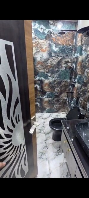 Furnished Amenities in 3 BHK Builder Floor at Shakti Khand – for Sale