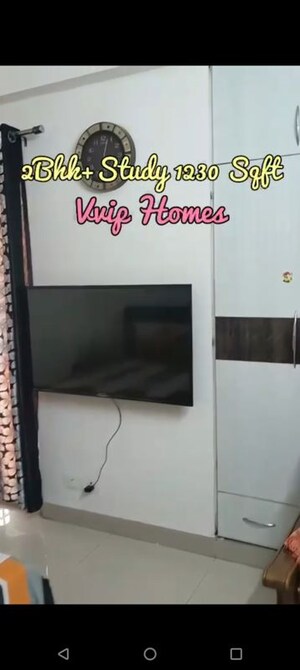 Furnished Amenities in 2.5 BHK Apartment at VVIP Homes, Gaur City 2 – for Sale