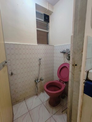 Bathroom in 1 BHK Apartment at Vasant Vihar – for Rent