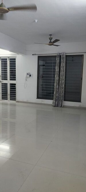 Room in 3 BHK Apartment at The Greater Ganga Panama, Pimple Nilakh – for Rent
