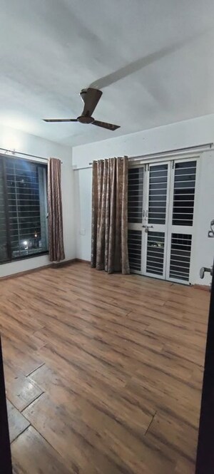 Room in 3 BHK Apartment at The Greater Ganga Panama, Pimple Nilakh – for Rent