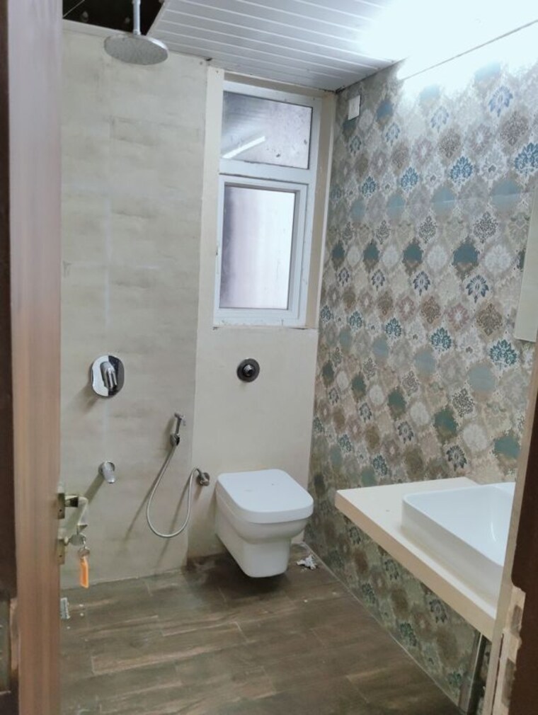 Attached Bathroom, upper-east-97 3 Bedroom 905 Sq.Ft. Apartment In Malad East Mumbai 9081740