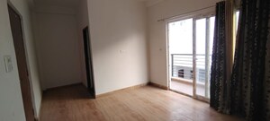 Room in 3 BHK Villa at Noida Central – for Sale