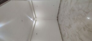 Room in 3 BHK Villa at Noida Central – for Sale