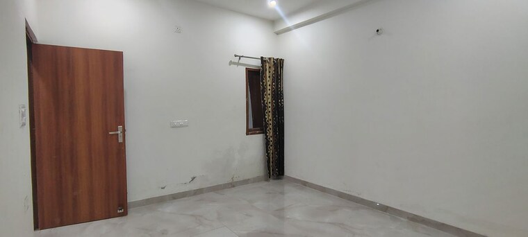 Room, noida central 3 Bedroom 1580 Sq.Ft. Villa In Noida Central Noida 10183052