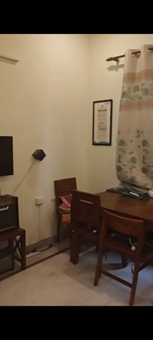 Master Bedroom in 2 BHK Builder Floor at Sector 40 – for Rent