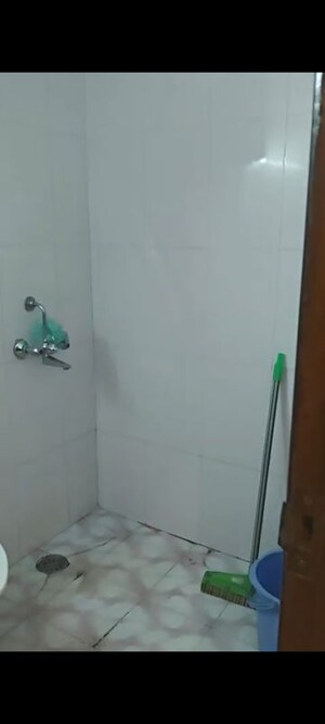 Room in 2 BHK Builder Floor at Sector 40 – for Rent