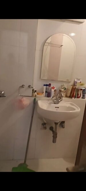 Master Bedroom in 2 BHK Builder Floor at Sector 40 – for Rent