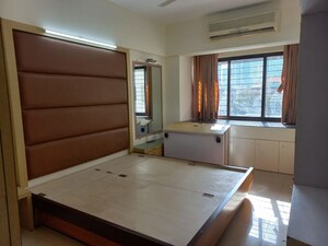 Room in 3 BHK Apartment at Goyal Lakshchandi Heights, Goregaon East – for Rent