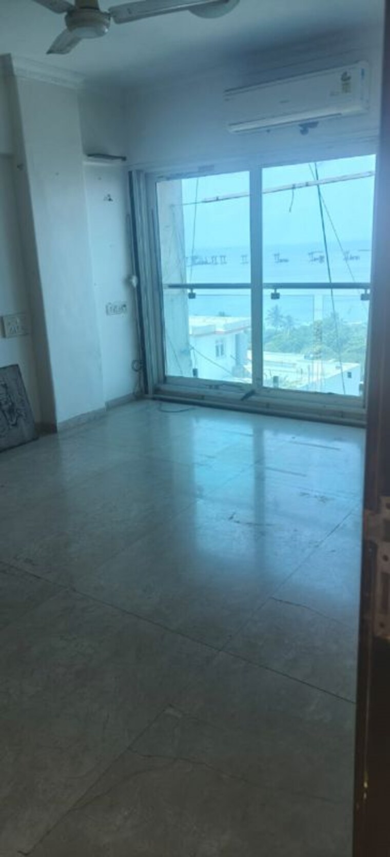 Room, bandra west 3 Bedroom 1100 Sq.Ft. Apartment In Bandra West Mumbai 10183065