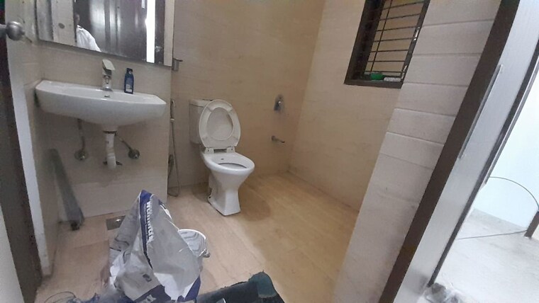 Bathroom, sector 46 2 Bedroom 80 Sq.Yd. Builder Floor In Sector 46 Gurgaon 10183041