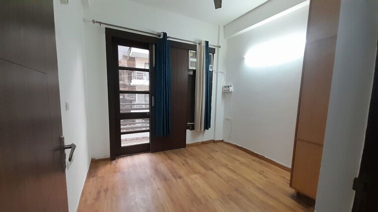 Room, sector 46 2 Bedroom 80 Sq.Yd. Builder Floor In Sector 46 Gurgaon 10183041