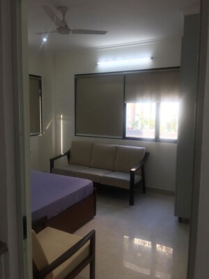 Team Area in 3 BHK Builder Floor at Safdarjung Enclave – for Rent