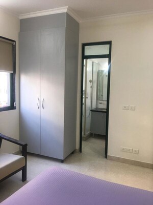 Room in 3 BHK Builder Floor at Safdarjung Enclave – for Rent