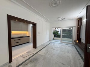 Room in 3 BHK Builder Floor at Uppal Southend, Sector 49 – for Sale