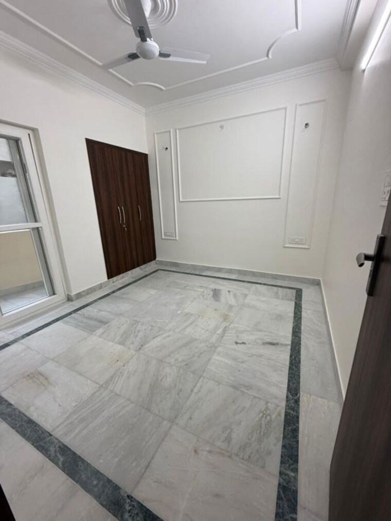 Room, uppal-southend 3 Bedroom 180 Sq.Ft. Builder Floor In Sector 49 Gurgaon 10183117