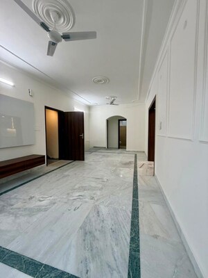 Building Lobby in 3 BHK Builder Floor at Uppal Southend, Sector 49 – for Sale