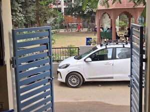 Parking in 1 BHK Builder Floor at Kohli One Malibu Town, Sector 47 – for Rent