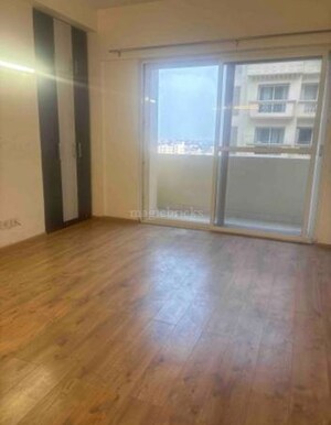 Room in 3 BHK Apartment at SAS Shalimar Grand, Butler Colony – for Rent