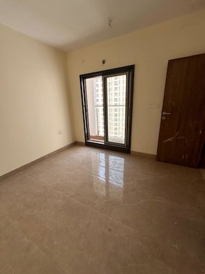 Room in 2 BHK Apartment at Siddhi Highland Park, Kolshet Road – for Sale