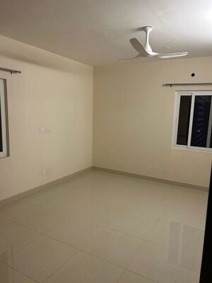 Room in 2 BHK Apartment at Shriram Luxor, Hennur Road – for Rent