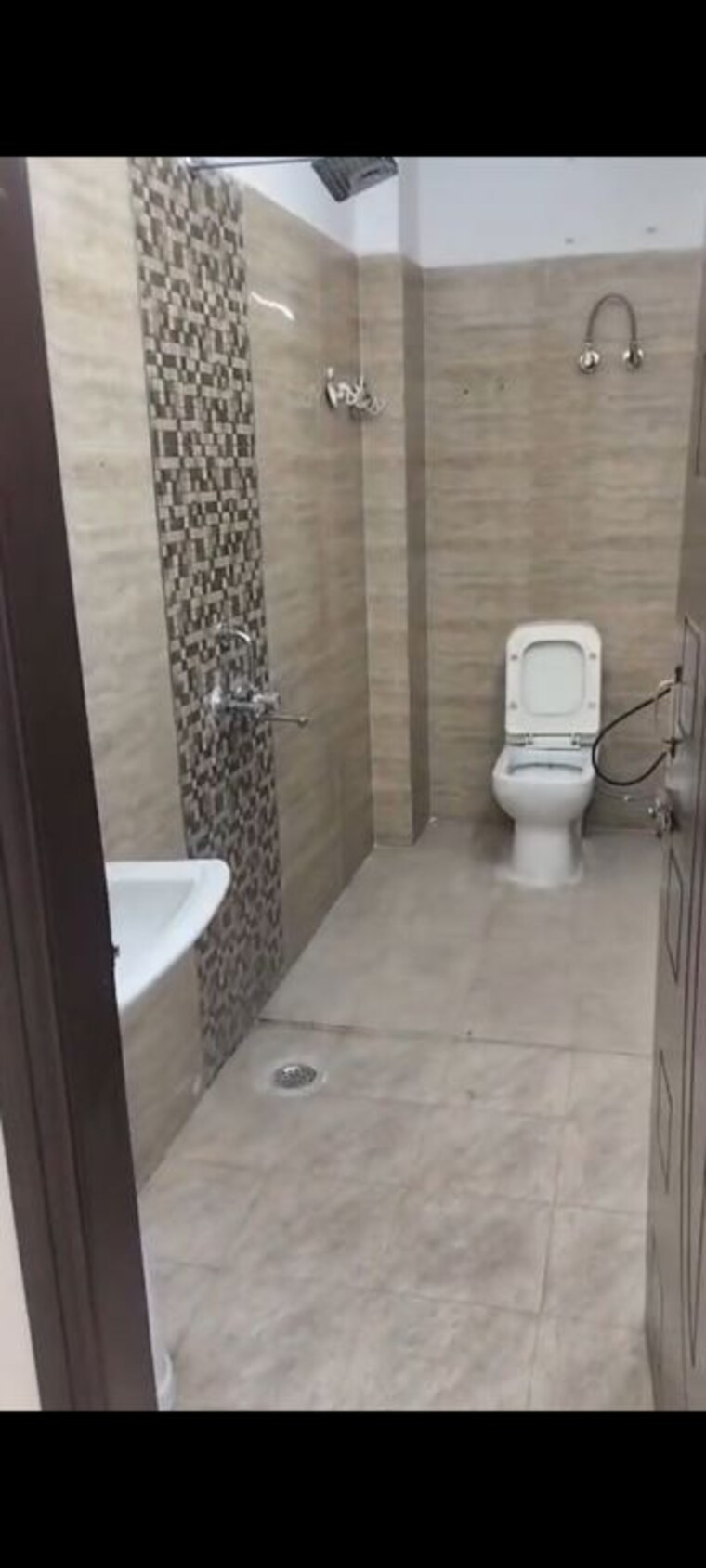 Bathroom, vasundhara sector 1 2 Bedroom 1000 Sq.Ft. Builder Floor In Vasundhara Sector 1 Ghaziabad 10183144