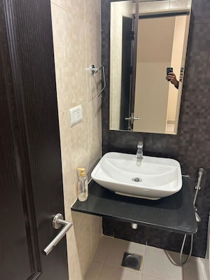 Bathroom in 3 BHK Apartment at Shriram Luxor, Hennur Road – for Rent