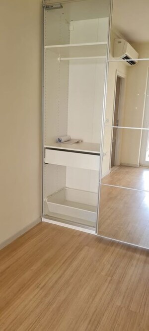 Bathroom in 3 BHK Apartment at DLF The Skycourt, Sector 86 – for Sale