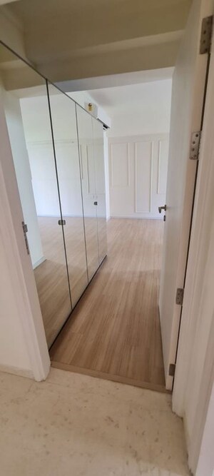 Bathroom in 3 BHK Apartment at DLF The Skycourt, Sector 86 – for Sale