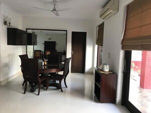 Team Area in 2 BHK Villa at Sector 21c – for Rent