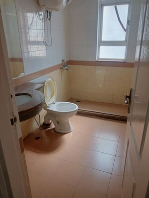 Bathroom in 3.5 BHK Apartment at Bestech Park View City 1, Sector 48 – for Rent
