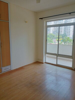 Room in 3.5 BHK Apartment at Bestech Park View City 1, Sector 48 – for Rent