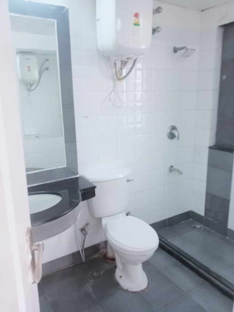 Bathroom, bestech-park-view-city-1 3.5 Bedroom 1776 Sq.Ft. Apartment In Sector 48 Gurgaon 10183169