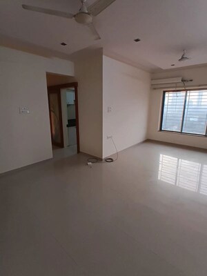 2 BHK Apartment For Rent in Raheja Willows, Kandivali East