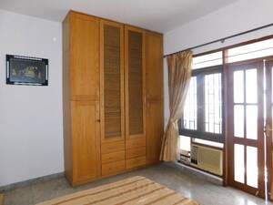 Room in 4 BHK Apartment at RMZ Woodsvale, Benson Town – for Sale