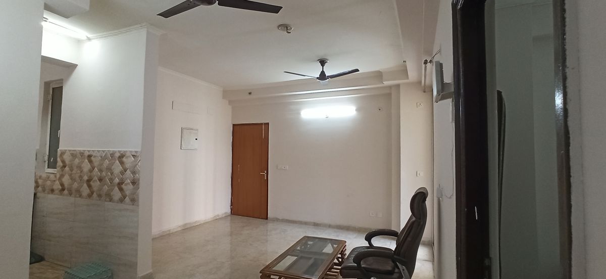 3 BHK 1115 Sq.Ft. Apartment in Amrapali Golf Homes