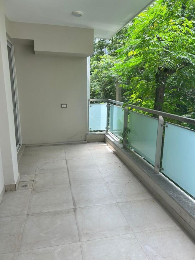 Balcony, dlf-square 5 Bedroom 3150 Sq.Ft. Apartment In Sector 25 Gurgaon 10183165