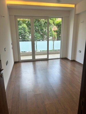 Bedroom in 5 BHK Apartment at DLF Square, Sector 25 – for Sale