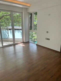 5 BHK + Servant Room Apartment For Sale in DLF Square
