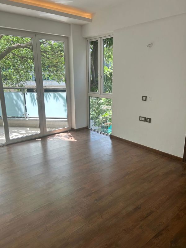 5 BHK + Servant Room Apartment For Sale in DLF Square