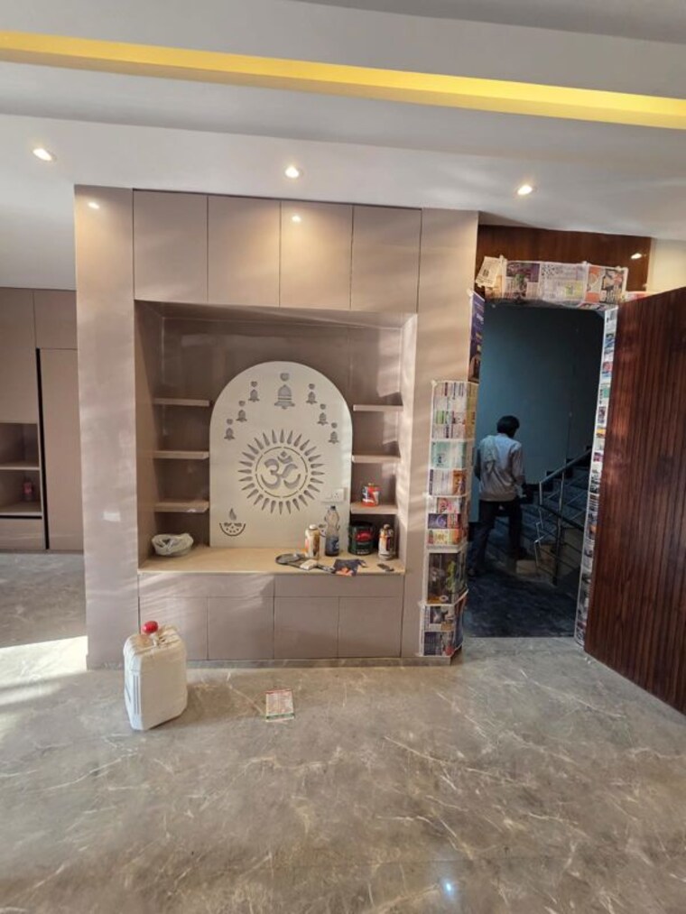  Parking, sector 63a 3 Bedroom 1900 Sq.Ft. Builder Floor In Sector 63a Gurgaon 10183194